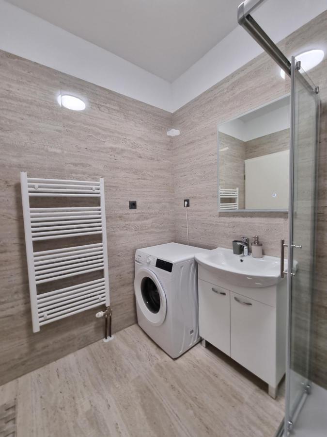 Apartmani Toni เดอร์นิช ภายนอก รูปภาพ