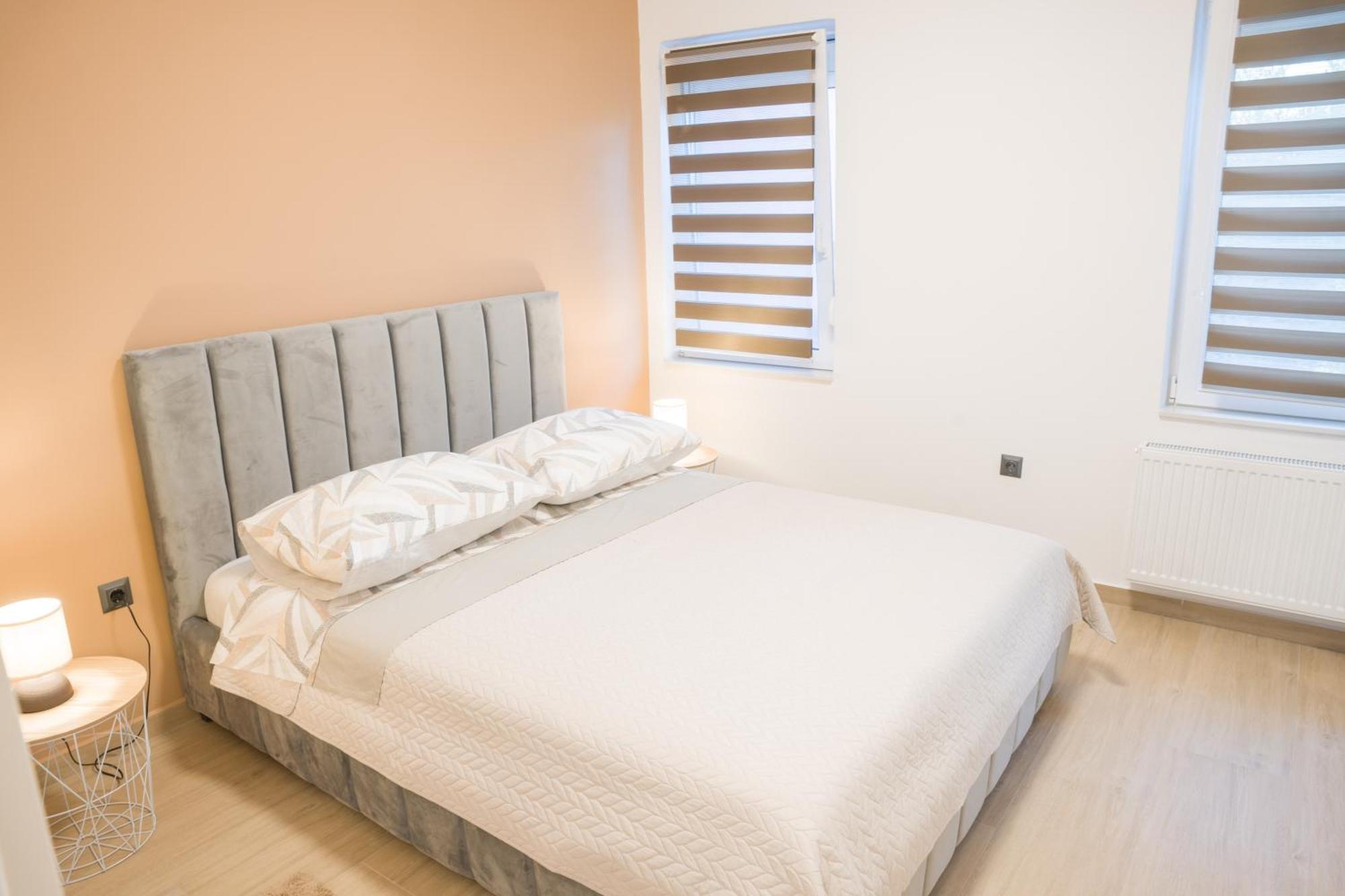 Apartmani Toni เดอร์นิช ภายนอก รูปภาพ